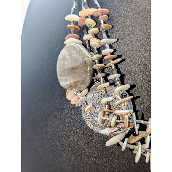 Cg Chunky Multi-Strand Ceramic Shell Bead 17.5"-20" Necklace - Picture 3 of 10